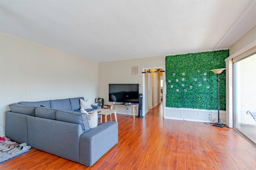 More Photos Of 741 S Hobart Blvd, Los Angeles Apartments For Sale