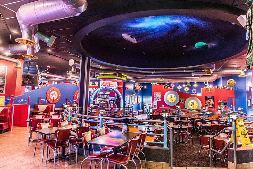 More Photos Of 11166 County Road 37 NE, Albertville Restaurant For Sale