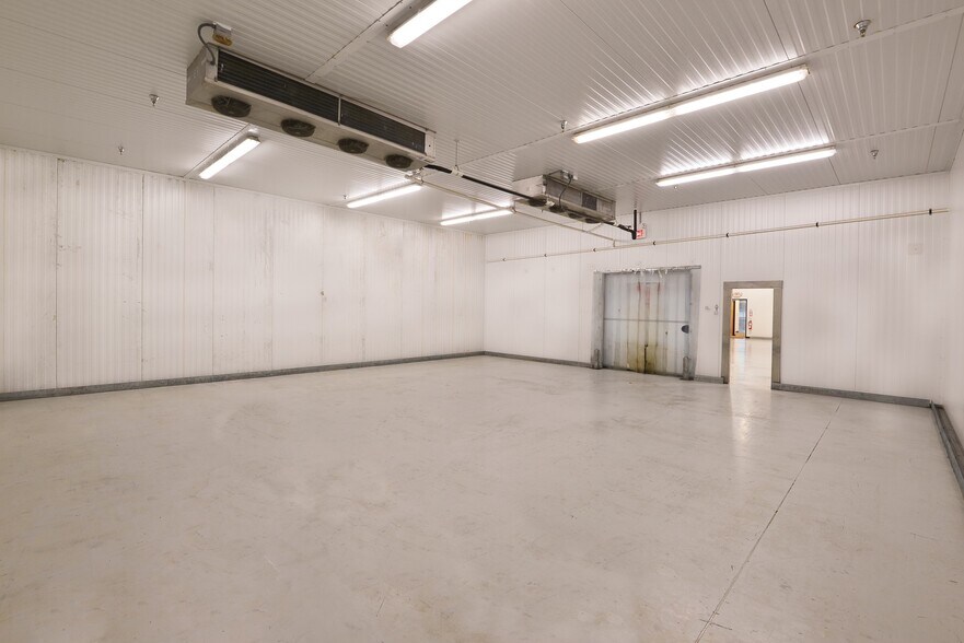 More Photos Of 15-01 Pollitt Dr, Fair Lawn Light Distribution For Lease