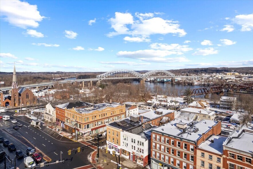 More Photos Of 666-668 Main St, Middletown Apartments For Sale