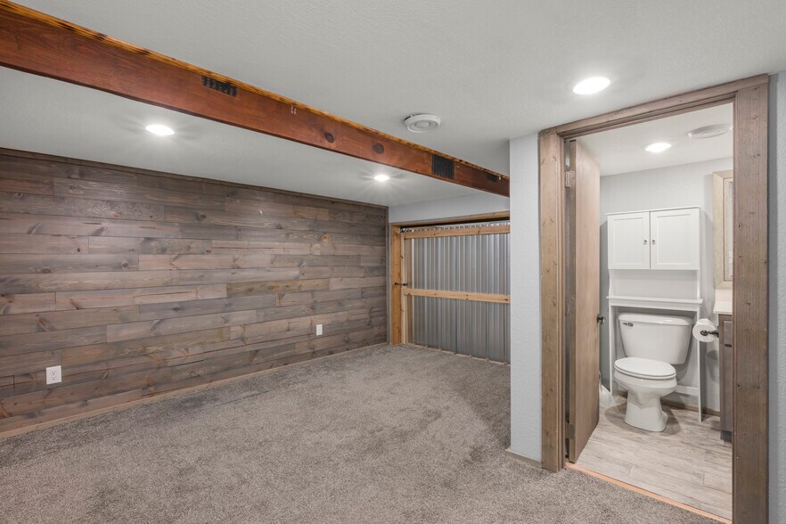 More Photos Of 90917 240th St, Austin Light Distribution For Sale