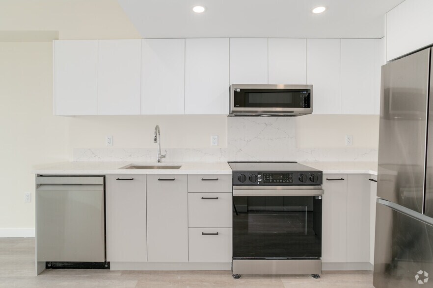 More Photos Of 2895 10th Av, Vancouver Apartments For Lease