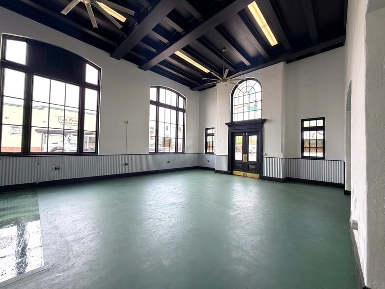 More Photos Of 701-713 Main St, Ramona Storefront Retail Office For Lease