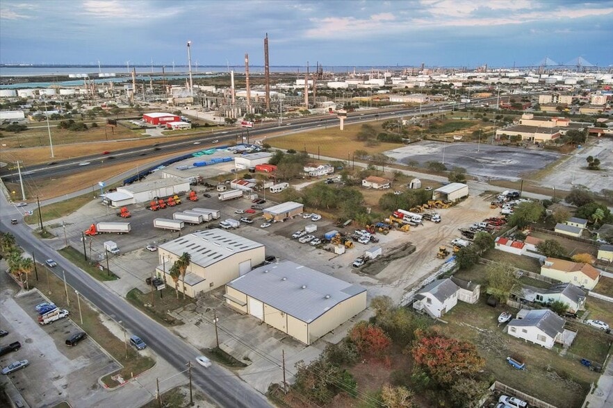 More Photos Of 820 Mcbride Ln, Corpus Christi Warehouse For Lease