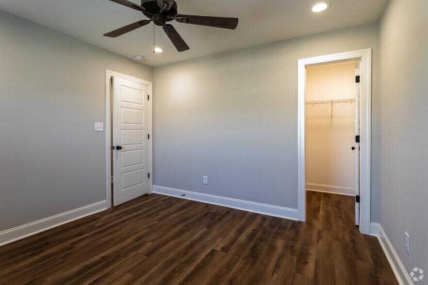 More Photos Of 18103 Mae Cir, Athens Apartments For Sale