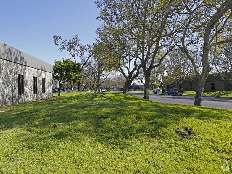 More Photos Of 3187 Airway Ave, Costa Mesa Light Manufacturing For Lease