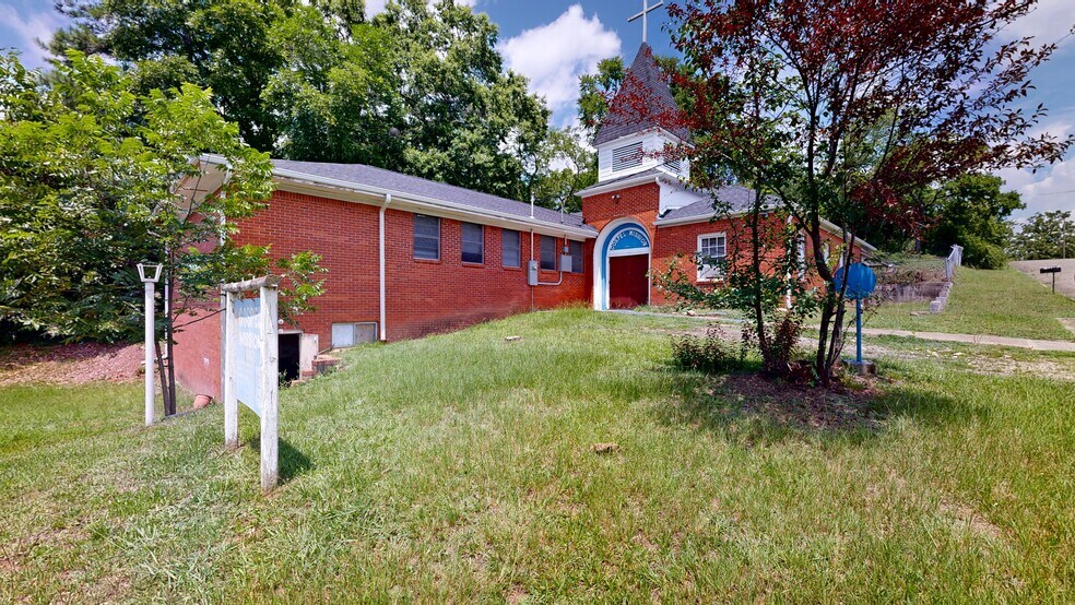 More Photos Of 1107 Spring St, Hot Springs Flex For Lease
