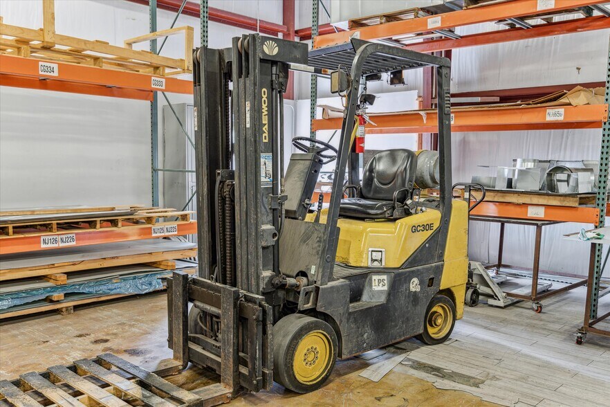 More Photos Of 11126 Timber Crest Dr, Houston Warehouse For Sale