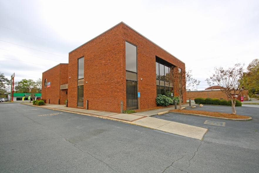 More Photos Of 1444 Watson Blvd, Warner Robins Office For Lease