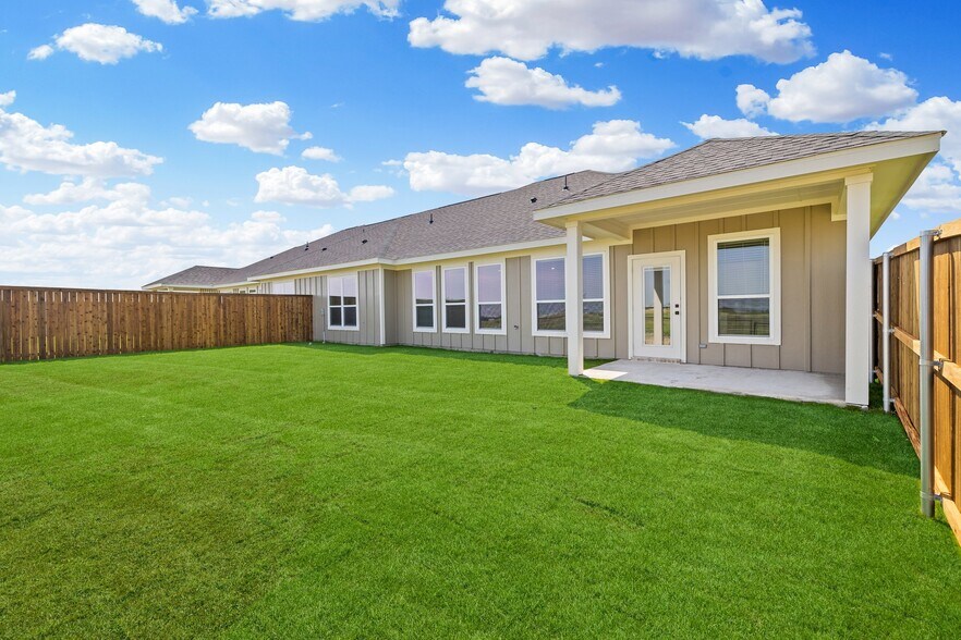 More Photos Of 651-655 Clovis St, Midlothian Apartments For Sale