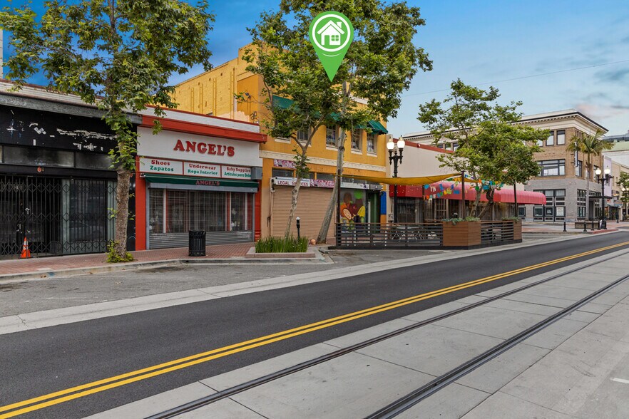 More Photos Of 209-211 W 4th St, Santa Ana Storefront Retail Office For Sale