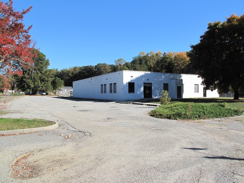 Primary Photo Of 7639 Crab Thicket Rd, Gloucester Office For Lease