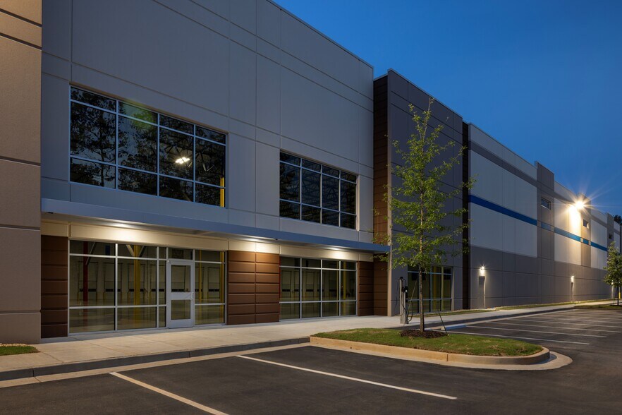 More Photos Of 107 Boggs Rd, Villa Rica Distribution For Lease