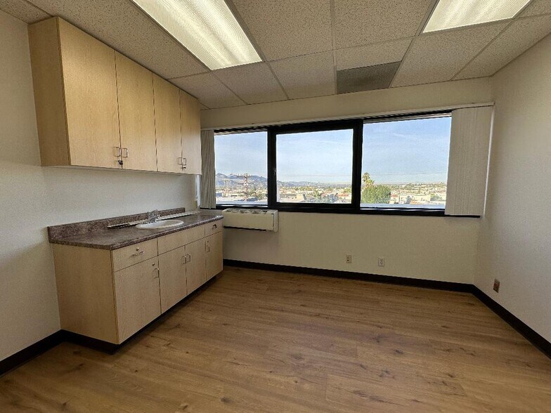 More Photos Of 1141 N Brand Blvd, Glendale Medical For Lease
