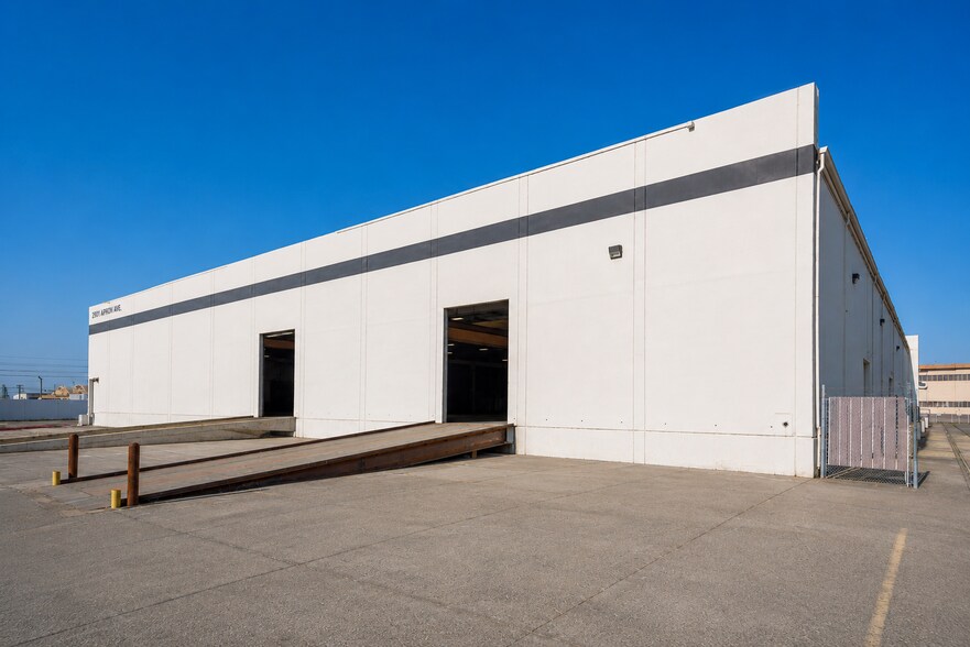 More Photos Of 2901 Apron Ave, Atwater Warehouse For Lease