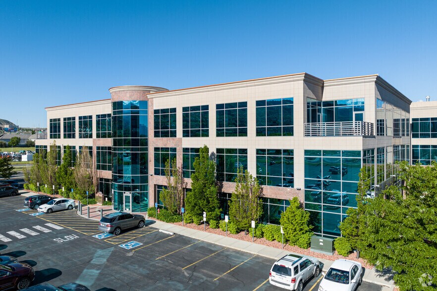 More Photos Of 13961 S Minuteman Dr, Draper Office For Lease