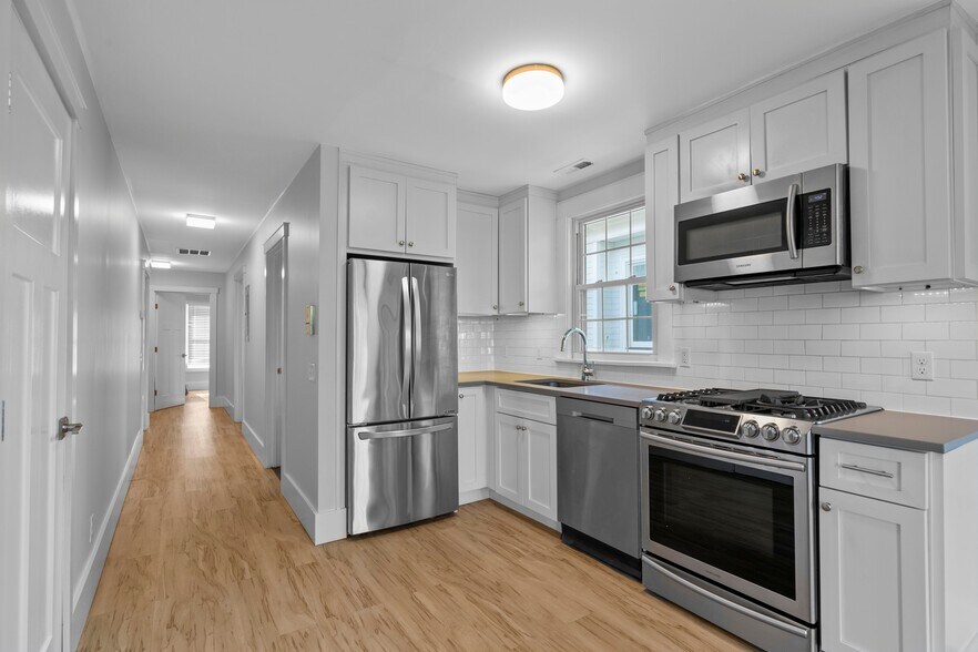 More Photos Of 2 Park St, Norwalk Apartments For Sale