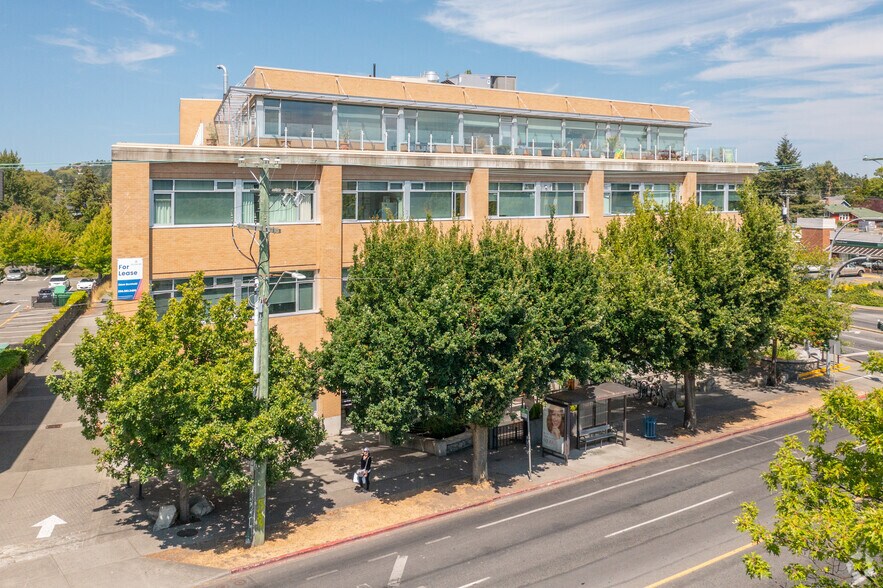More Photos Of 1990 Fort St, Victoria Office For Lease