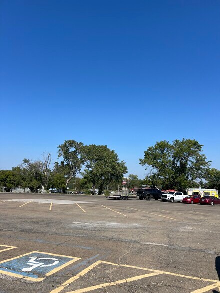 More Photos Of 1150 S Sheridan Rd, Tulsa Sports And Entertainment For Sale