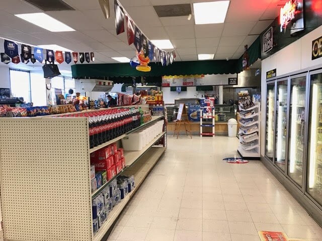 More Photos Of 16898 Sportsman St, Adelanto Service Station For Sale