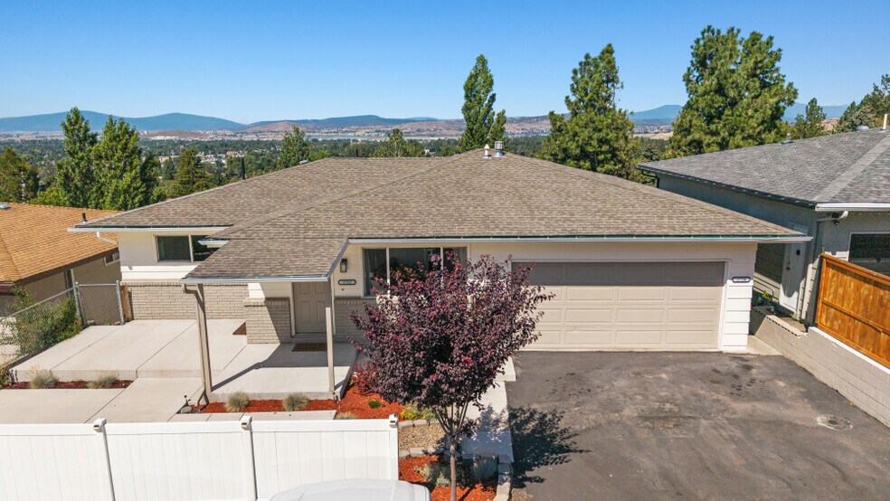 More Photos Of 1754 Kimberly Dr, Klamath Falls Multifamily For Sale