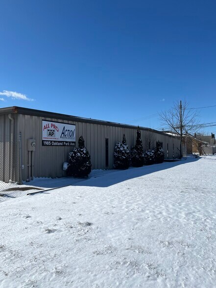 Primary Photo Of 1985 Oakland Park Ave, Columbus Warehouse For Lease