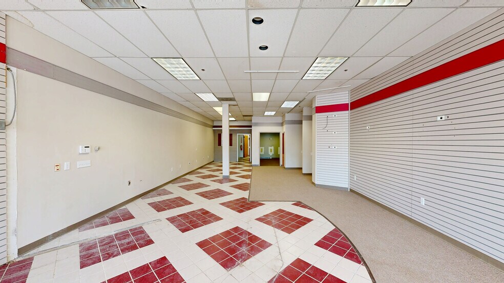 More Photos Of 3391 State Route 27, Franklin Park Storefront For Lease