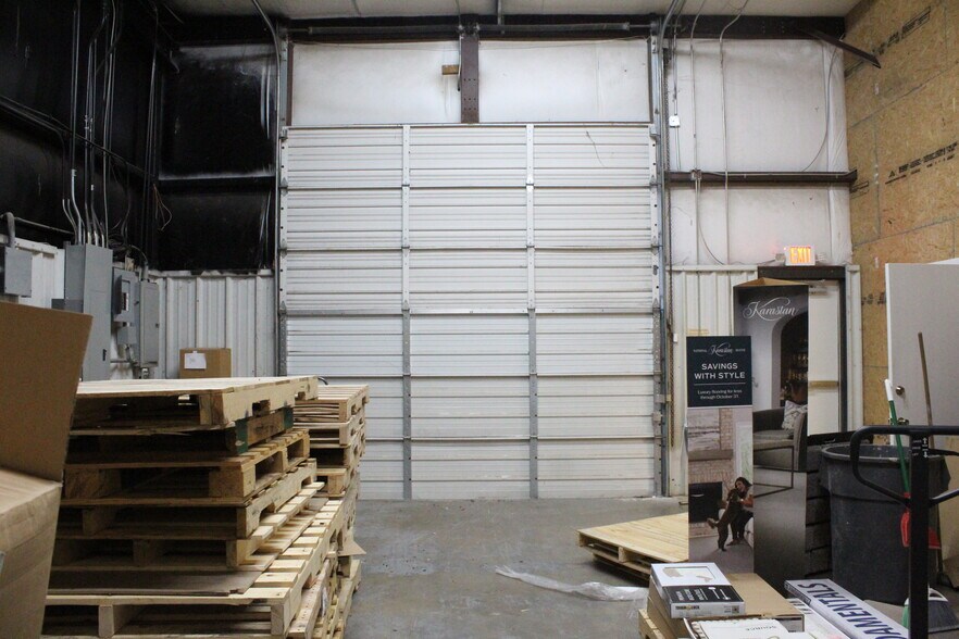 More Photos Of 802 Sanders Ave, Springdale General Retail For Lease