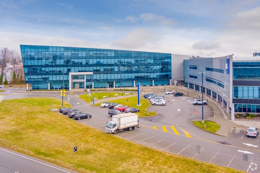 More Photos Of 3820 Cessna Dr, Richmond Office For Lease