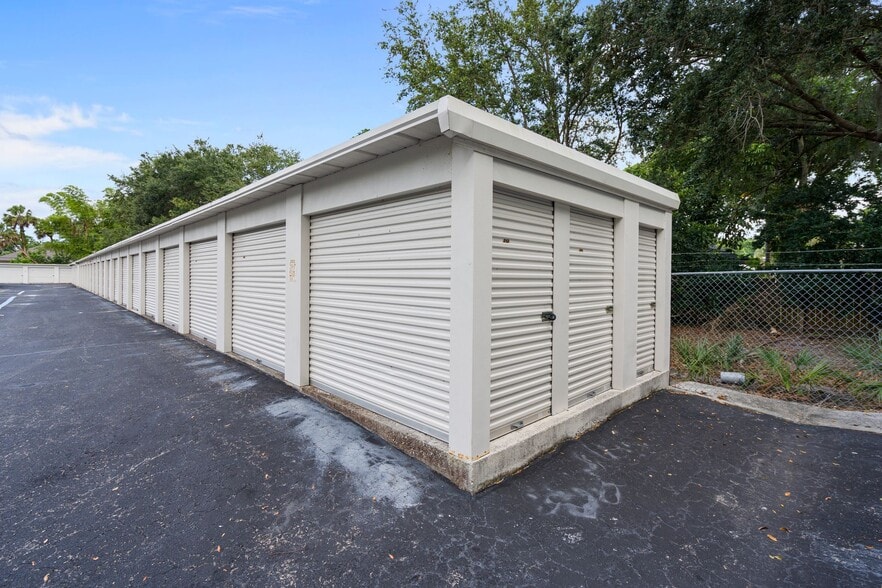 More Photos Of 4870 20th St, Vero Beach Self Storage For Sale