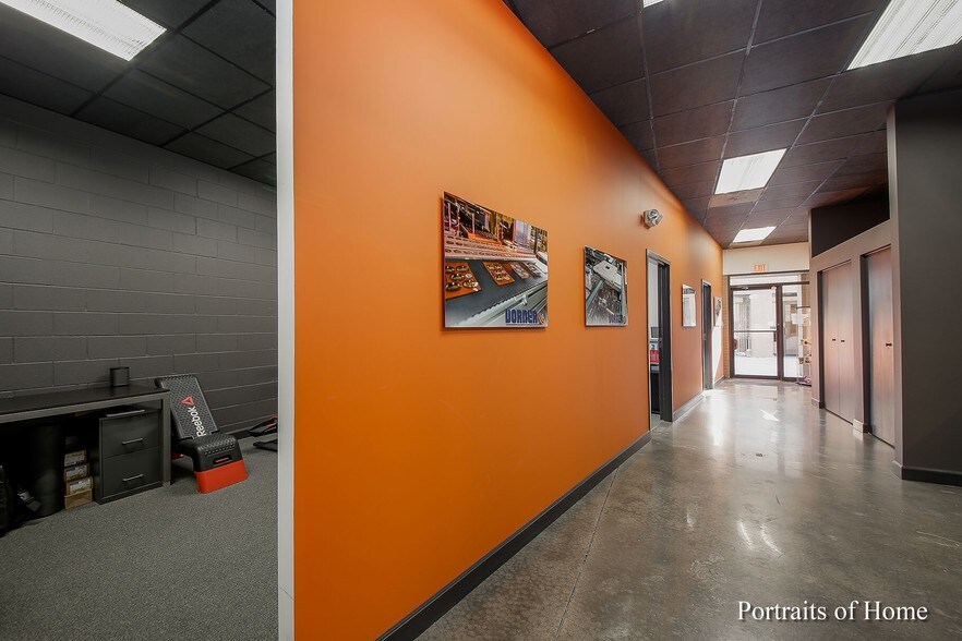 More Photos Of 220-320 Howard Ave, Des Plaines Light Distribution For Sale