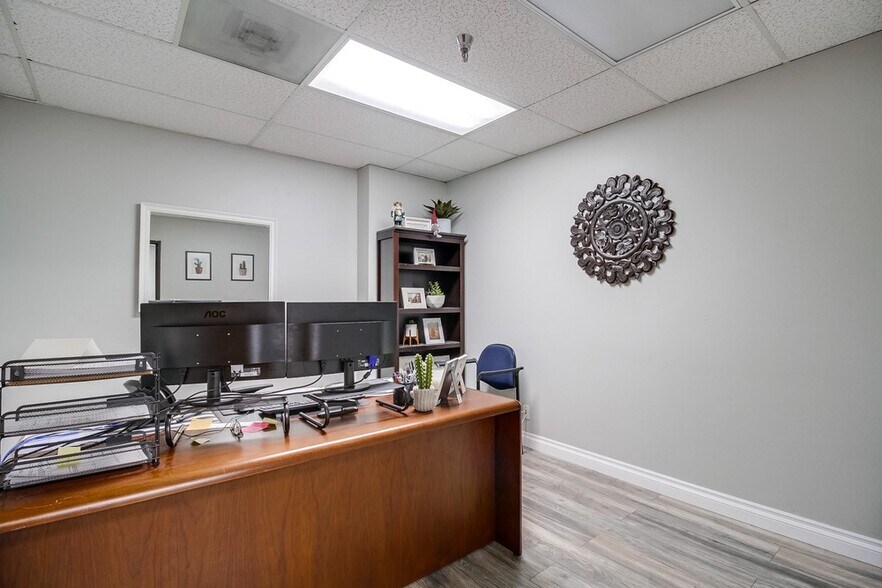 More Photos Of 9625 Black Mountain Rd, San Diego Office For Sale