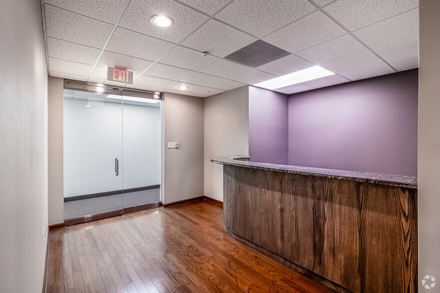 More Photos Of 2525 Ridgmar Blvd, Fort Worth Office For Lease