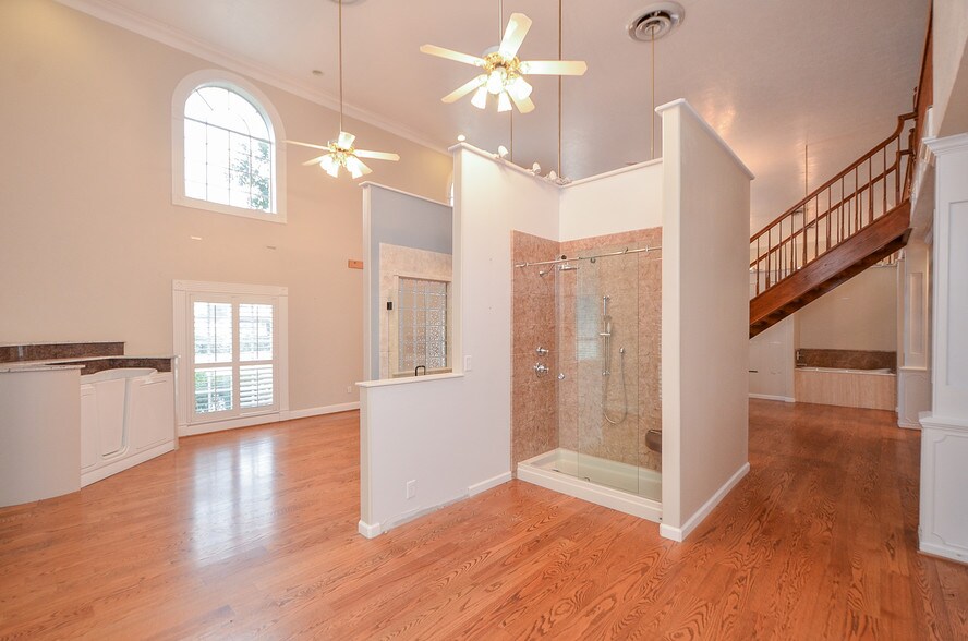 More Photos Of 9420 Fm 1960 Rd W, Houston Office For Lease