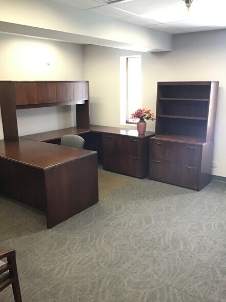 More Photos Of 435 W 194th St, Glenwood Manufacturing For Lease