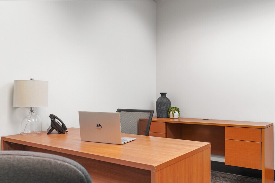 More Photos Of 1 E Broward Blvd, Fort Lauderdale Coworking Space