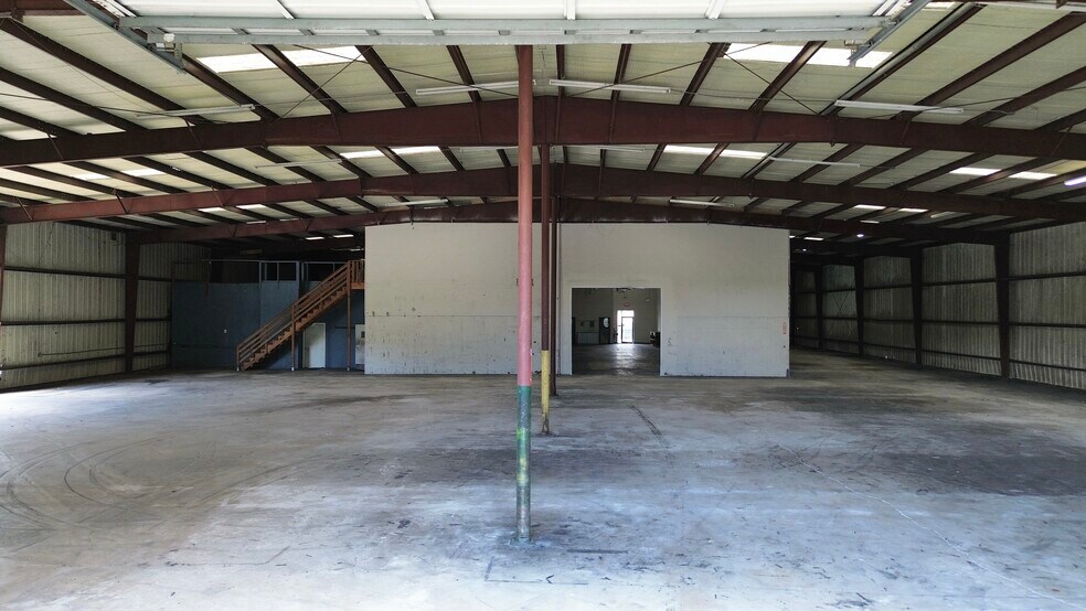 More Photos Of 115 Edwards Dr, Rockledge Manufacturing For Sale