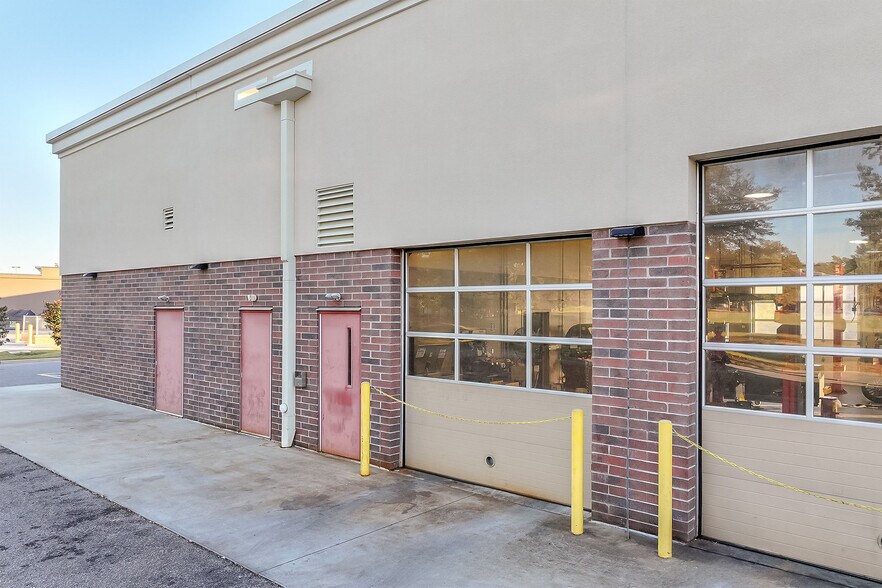 More Photos Of 2200 Interstate Dr, Opelika Auto Repair For Sale