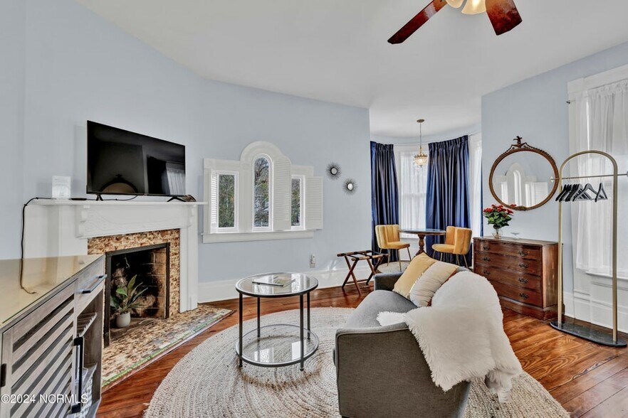 More Photos Of 412 S 3rd St, Wilmington Hospitality For Sale