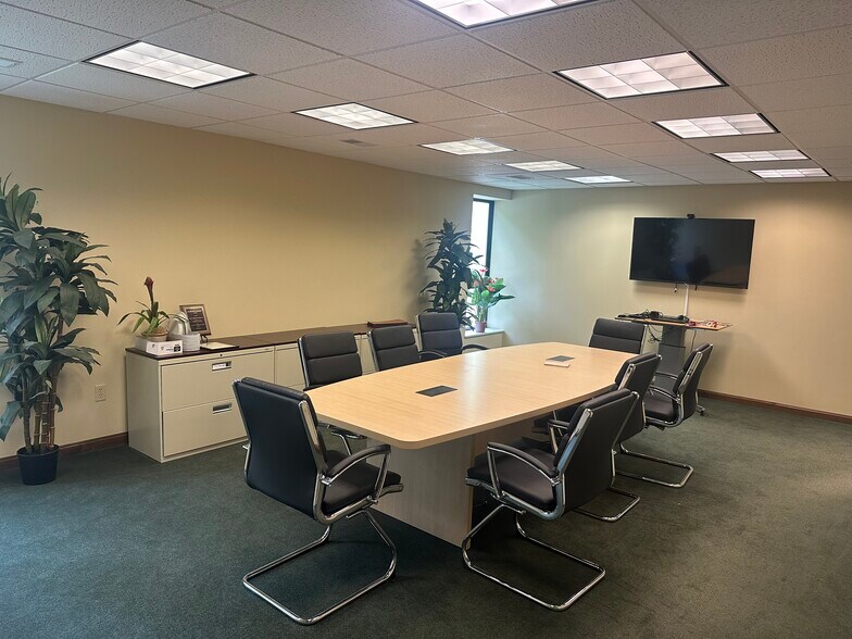 More Photos Of 708 McKnight Park Dr, Pittsburgh Office For Sale