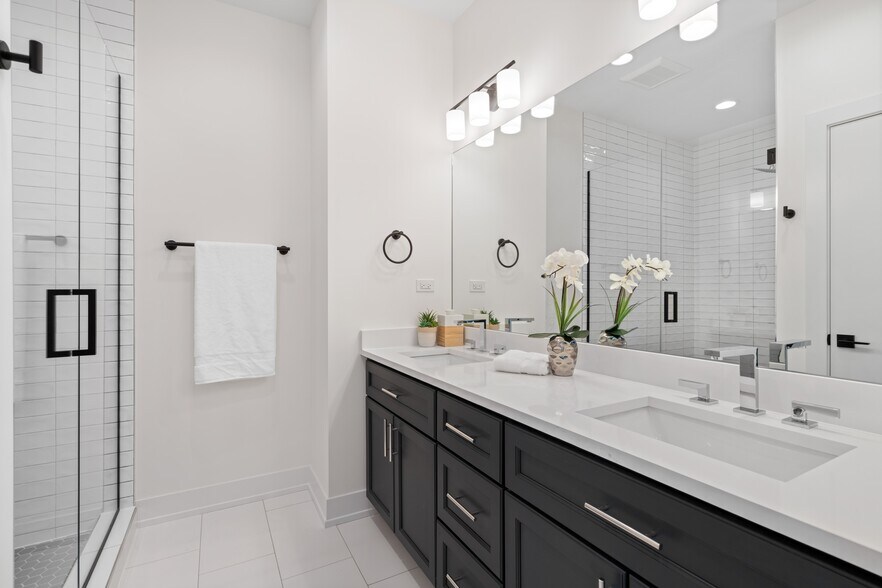 More Photos Of , Chicago Multifamily For Sale