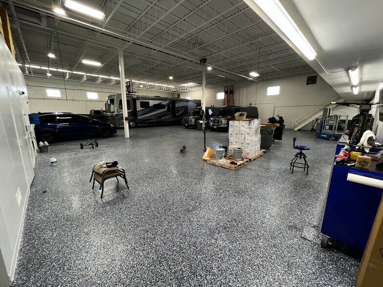 More Photos Of 1540 Hannah Ave, Forest Park Light Distribution For Sale