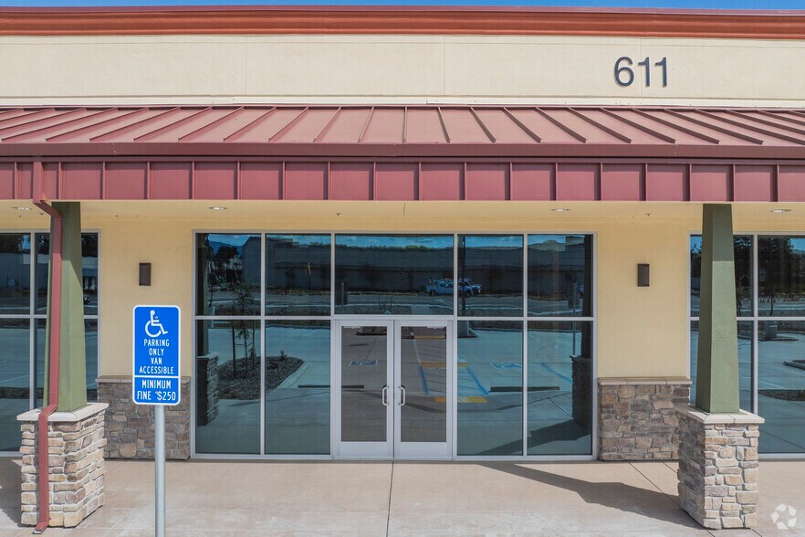 More Photos Of 611 Leisure Town Rd, Vacaville Restaurant For Lease