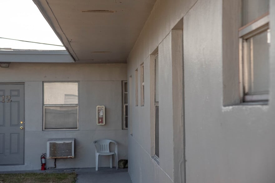 More Photos Of 821-825 NW 10th Ter, Fort Lauderdale Apartments For Sale