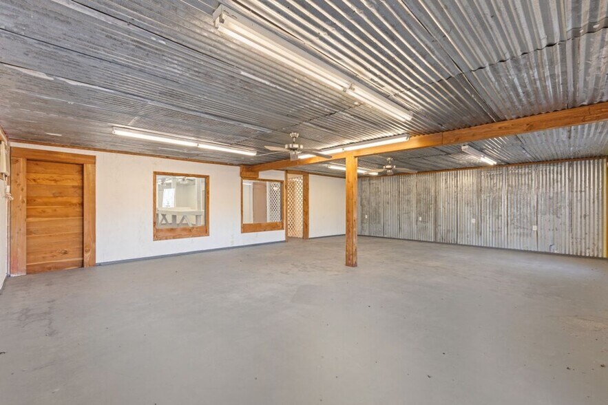 More Photos Of 2755 US Highway 69, Lufkin Storefront Retail Office For Sale