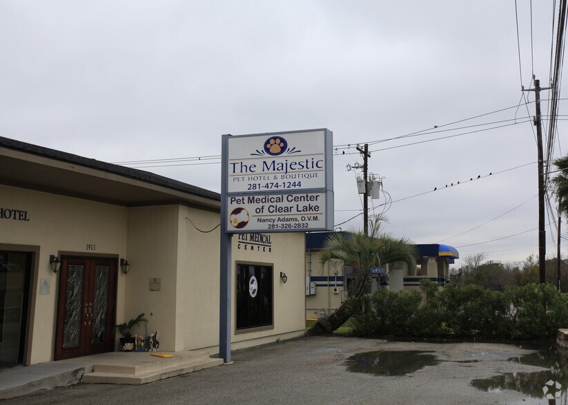 More Photos Of 1913 NASA Pky, Seabrook Office For Sale