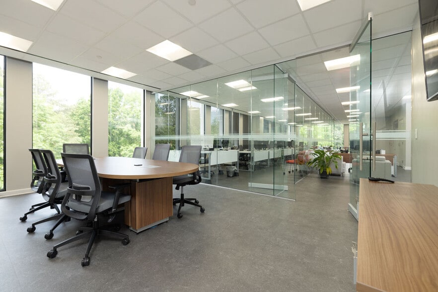 More Photos Of 56 Perimeter Ctr E, Atlanta Office For Lease