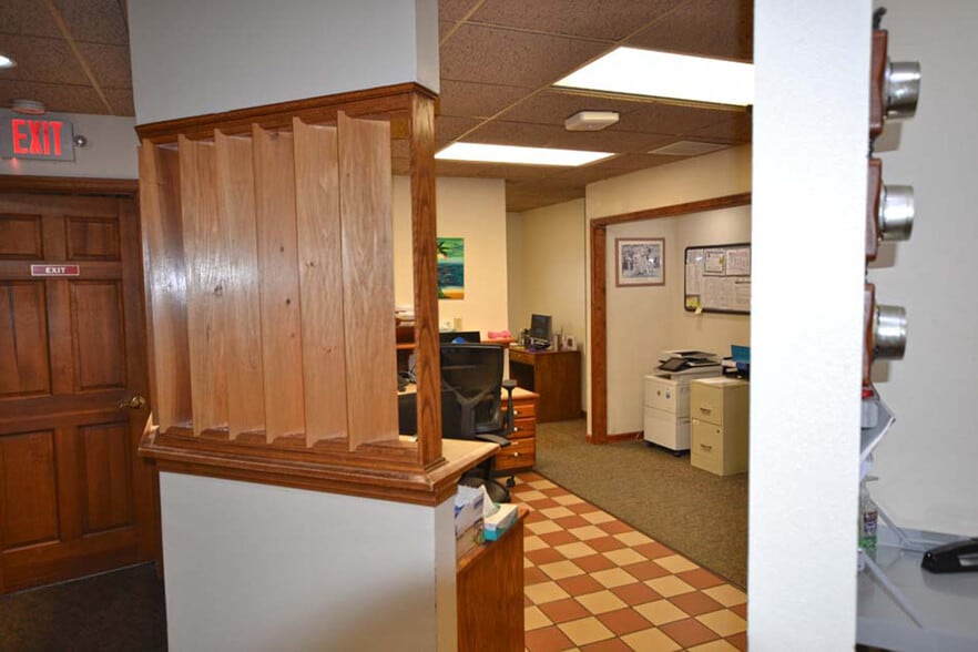 More Photos Of 404 W Bethalto Dr, Bethalto Medical For Sale