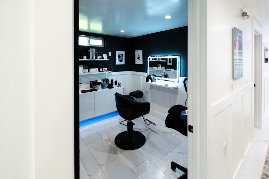 More Photos Of 14965 W Bow Hill Rd, Bow General Retail For Sale