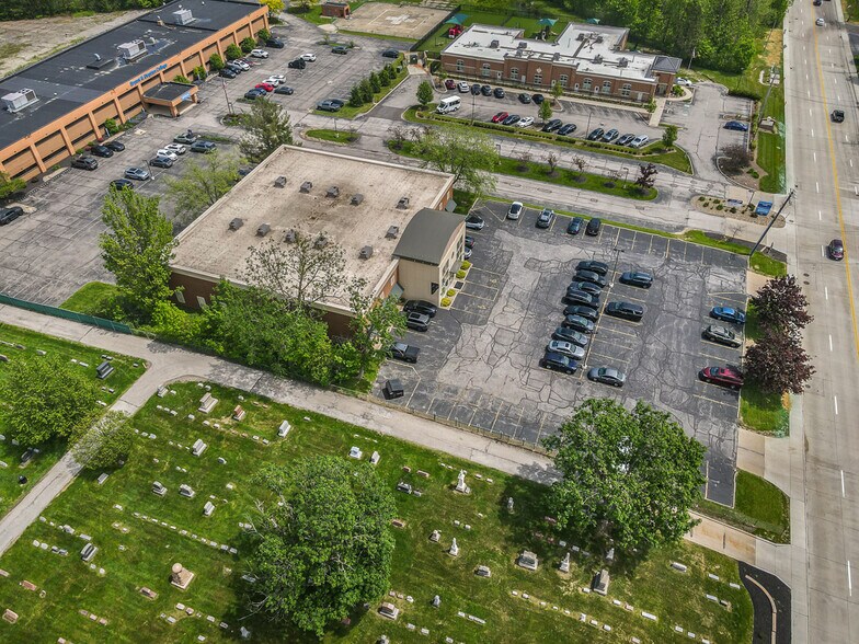 More Photos Of 32875 Solon Rd, Solon Medical For Lease